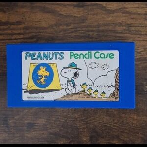 Vintage Rare 1965 Peanuts Snoopy Beagle Scout With Little Woodstocks Pencil Case